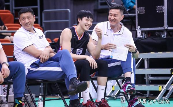 曾繁日，衝向廣東捱罵F4的畢業季