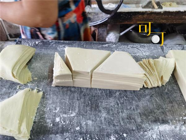 湖州荻港村的施家餛飩5元一碗,乾隆愛吃的鱔糊面,30元一碗 湖州荻港村的施家餛飩5元一碗,乾隆愛吃的鱔糊面,30元一碗