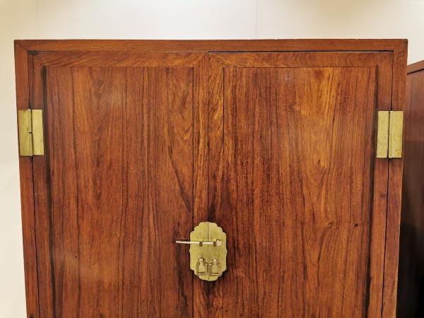 濃妝淡抹總相宜，黃花梨方角櫃上別樣風景