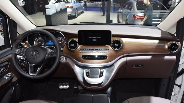 養車比頂配別克GL8貴，月開銷三千四的賓士V級值得嗎