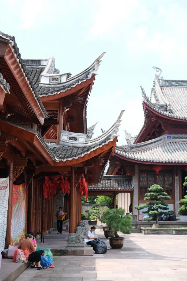 別再說什麼小京都了，寧波這些寺廟來打臉了