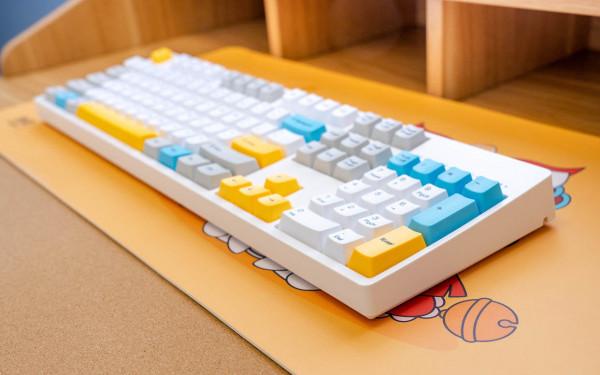 機械鍵盤再次完美迴歸，GANSS高斯GS104D藍芽無線機械鍵盤評測