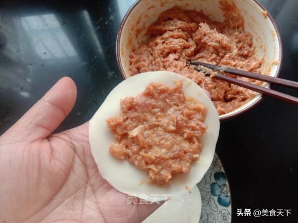 這樣的餡餅你喜歡嗎?皮薄餡多,用料十足!一口下去滿嘴留香 這樣的餡餅你喜歡嗎?皮薄餡多,用料十足!一口下去滿嘴留香