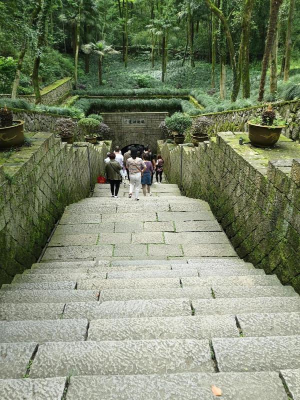 穿過瑤琳仙境,到了江西三清山(2021/05/30) 穿過瑤琳仙境,到了江西三清山(2021/05/30)