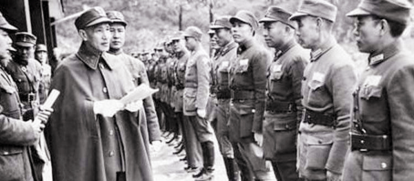 國軍下士駕駛登陸艇前來投誠,在福建被授予軍銜,獲600兩黃金 國軍下士駕駛登陸艇前來投誠,在福建被授予軍銜,獲600兩黃金