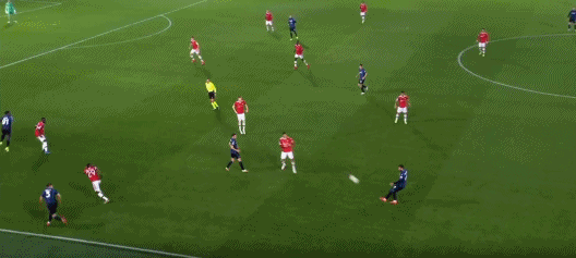 如何用一場典型穆氏戰術完勝真藍黑？且看穆里尼奧如何啟用新羅馬