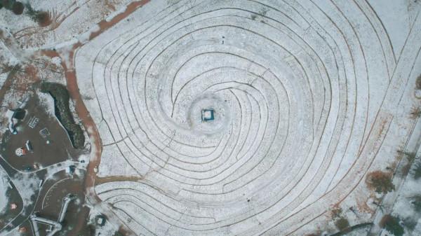 2022初雪降臨！冰墩墩驚喜亮相龍虎山