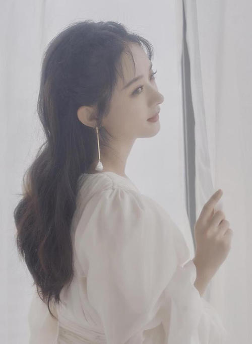 趙麗穎終於高調一回!穿“白裙”美回少女時代,這哪像生過孩子 趙麗穎終於高調一回!穿“白裙”美回少女時代,這哪像生過孩子