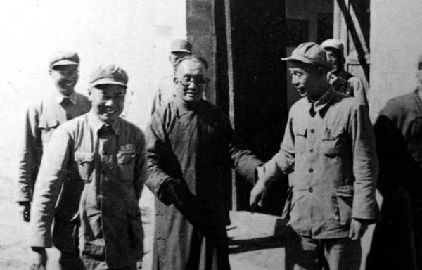 馬家軍四大頭目下場：馬鴻逵臨終想家痛哭，馬步芳遙控部下打游擊