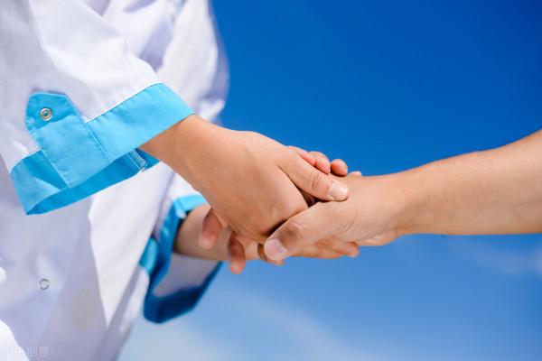 長期口服降壓藥會這樣？提醒：吃降壓藥不能太隨意