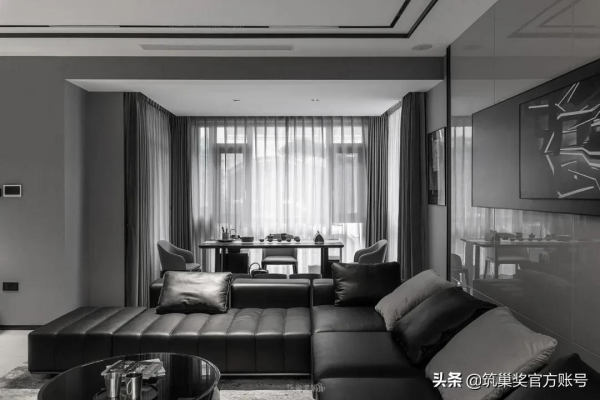 我就想把家設計成純黑色怎麼了？設計師：沒問題，安排