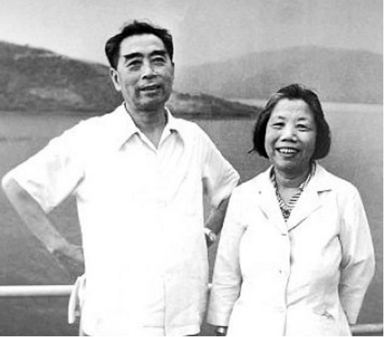 周恩來逝世後，鄧穎超收到一封神秘來信，8年後才見到寫信之人