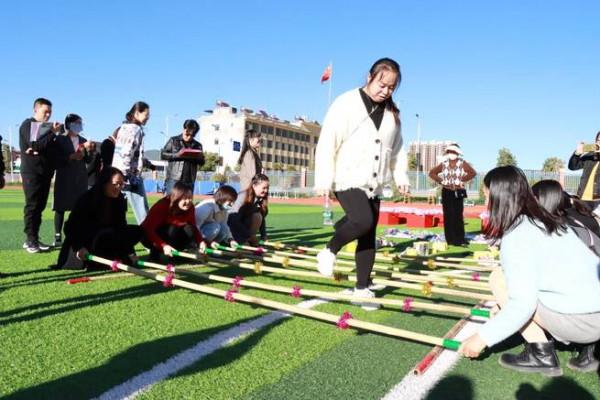 寶雲幼兒園開展教師自制玩教具評比活動