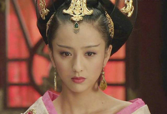 第一眼就驚豔全場的角色,唐嫣的紫萱、楊冪的郭襄,有同感的嗎? 第一眼就驚豔全場的角色,唐嫣的紫萱、楊冪的郭襄,有同感的嗎?