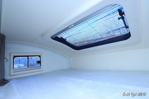 顏值超高還耐用，配自適應巡航、商務座和子母床，宇通經濟型房車