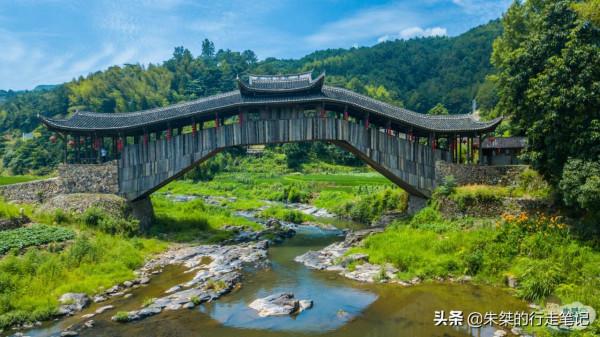 泰順最獨特的一座廊橋，不對稱的奇特結構，堪稱廊橋中的比薩斜塔