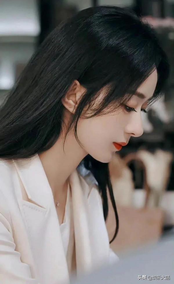 面部一枝花全靠鼻當家?這6位女星的名品美鼻,決定了顏值的高低 面部一枝花全靠鼻當家?這6位女星的名品美鼻,決定了顏值的高低