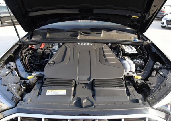 相比起寶馬X5和賓士GLE,奧迪Q7最大的亮點就是68.88萬起 相比起寶馬X5和賓士GLE,奧迪Q7最大的亮點就是68.88萬起