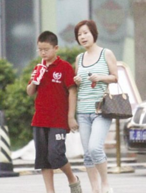 滿文軍的毀滅史，被抓後指控妻子吸毒，就這樣改寫了他的結局