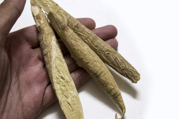 堅持飲用黃芪泡水，身體會有4個好處，和4味中藥搭配效果更佳