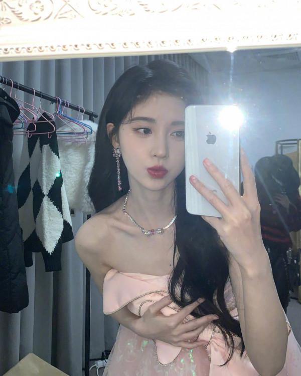 鞠婧禕秀臘八自拍，生圖太能打了