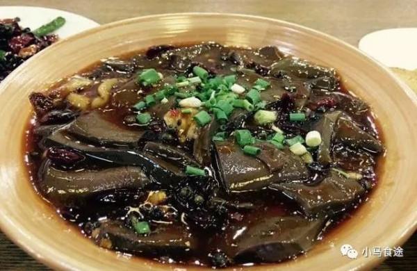 10款鴨肉菜品，做法精確，各具特色，味道香濃，好吃極了