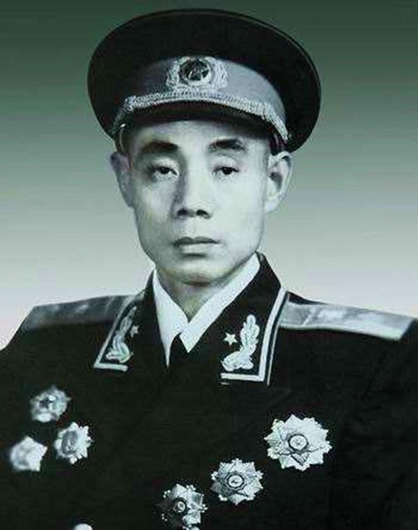 39軍入朝參戰，為什麼帶隊的是政委，軍長卻以另一身份入朝？