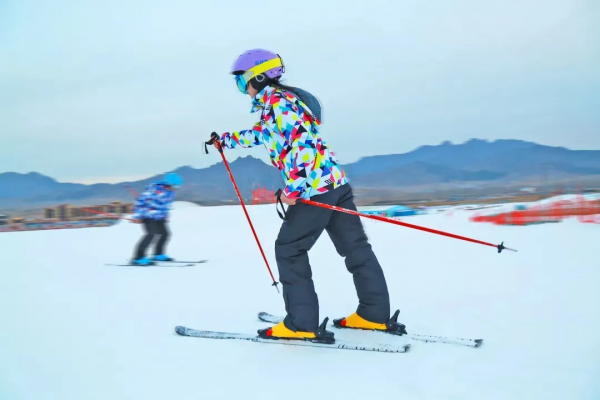 河北周邊冰雪遊：瑞雪迎春，冰雪小鎮雪景美如畫