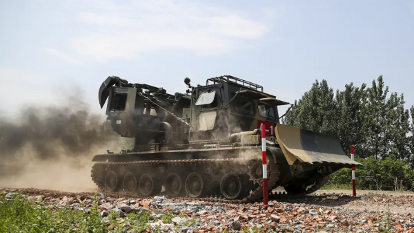 提前1年晉升四級軍士長，王傑部隊這兩名上士太牛了！