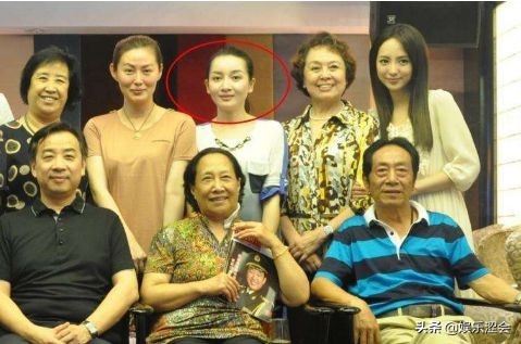 國家一級演員美嬌妻對比，杜旭東老婆夠美了？看看王奎榮的老婆