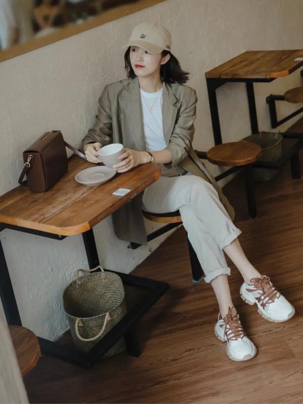 馬丁靴失寵了？這6雙鞋才是腿粗女孩的救星