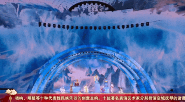 2022元宵晚會名場面：張小斐歌聲迷人，中國女足唱《鏗鏘玫瑰》