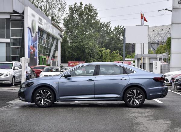 自駕遊買這三款轎車就行，空間大還舒適，跑得越快越省油