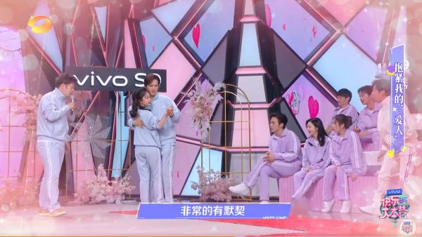 譚松韻和景甜都好可愛，穿相似的運動服，一個優雅一個甜