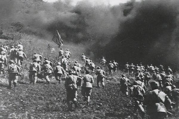 1952年，一塊青石板讓新兵胡修道，一天殲敵280人，成為美軍噩夢