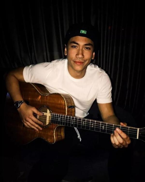 汶萊馬丁王子真迷人，30歲的他身材顏值都爆表，準王妃是豪門千金