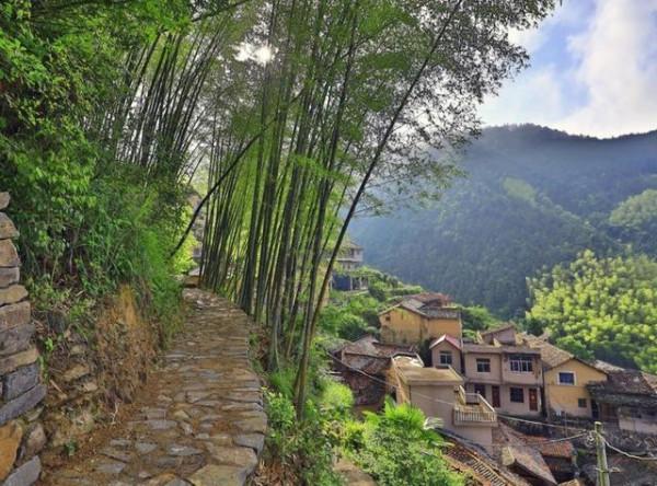 浙江“與世隔絕”的村子,坐落懸崖邊600多年,景色讓人大飽眼福 浙江“與世隔絕”的村子,坐落懸崖邊600多年,景色讓人大飽眼福
