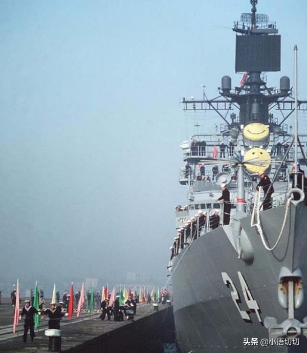 美國海軍第一訪華,軍艦入港竟不掛滿旗?我方立刻撤了儀仗隊 美國海軍第一訪華,軍艦入港竟不掛滿旗?我方立刻撤了儀仗隊