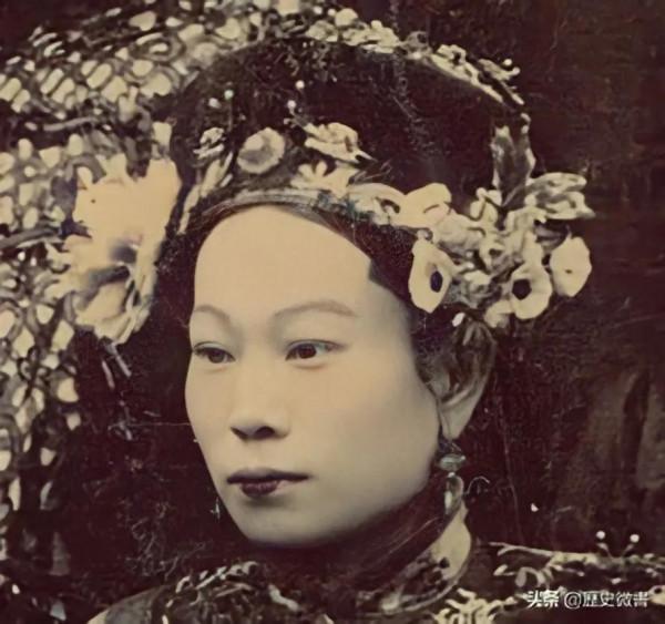 光緒二十九年福晉和格格集照