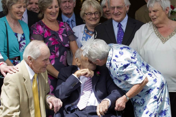 世界上最老的新婚夫婦 新郎94歲新娘96歲