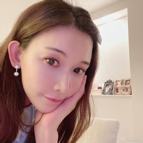 林志玲產子後丈夫首露面！透露孩子長相細節，為妻子學煲湯太甜蜜