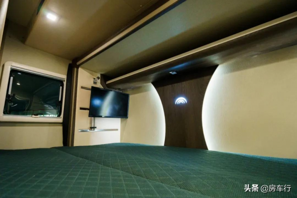 宇通新車重磅釋出：廊橋式線條，臉譜式配色，內有星空頂