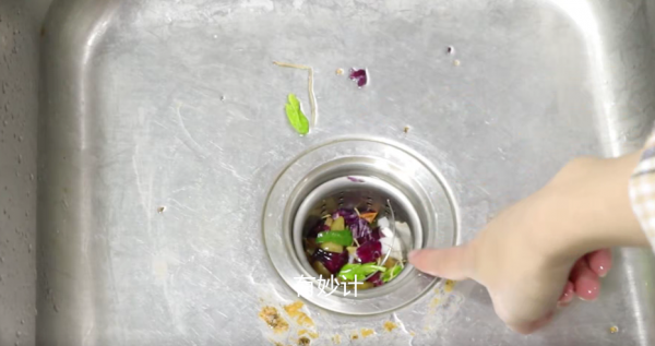 洗碗池下水道堵了怎麼辦？只需一個塑膠瓶，快速疏通，不花一分錢