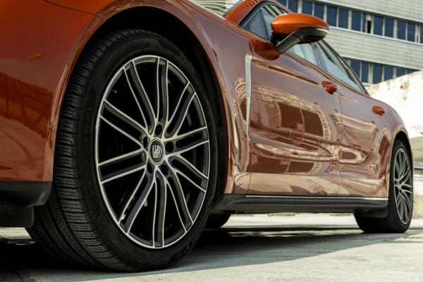 多面D級車！試駕保時捷Panamera行政加長版