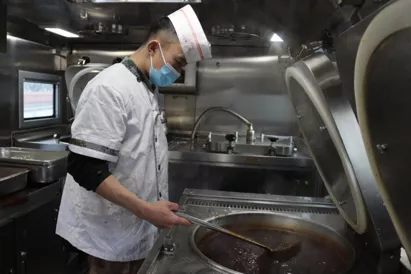 炊事員的“十二時辰”,每件事都卡“點”走 炊事員的“十二時辰”,每件事都卡“點”走