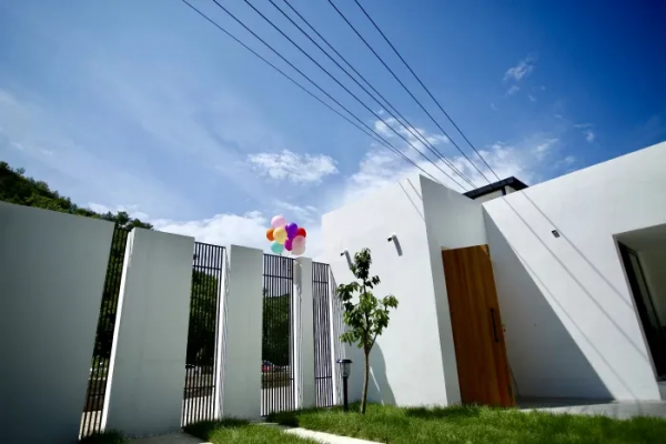不出京住進西湖般的風景,走進夜晚的小院,伴著蟲鳴看星空 不出京住進西湖般的風景,走進夜晚的小院,伴著蟲鳴看星空