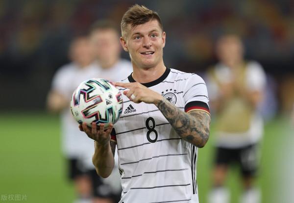 別尬黑！國足球員身材是糟點？盤點10大身體條件不佔優勢的球星