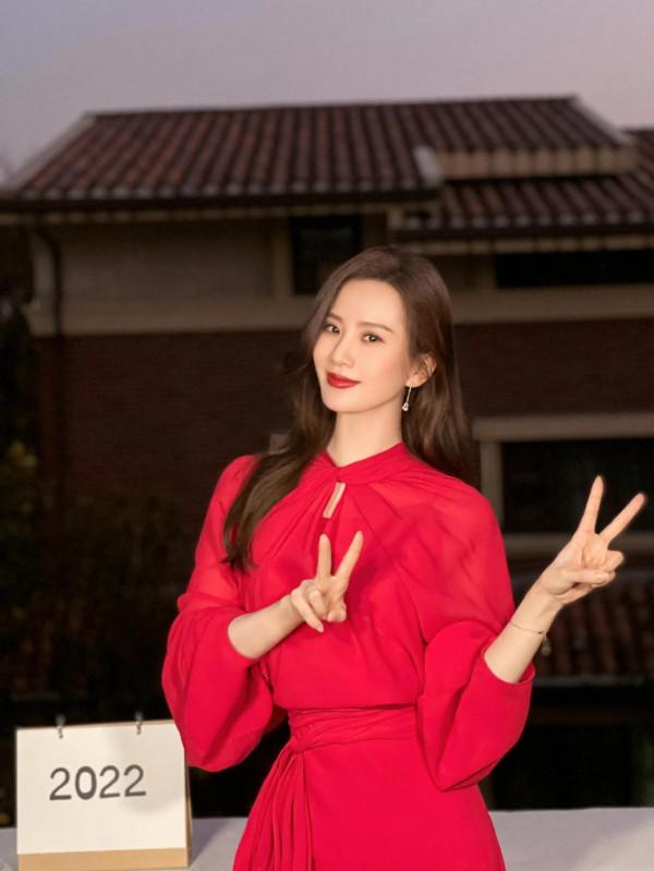 劉詩詩2022新年隨手拍都這麼美
