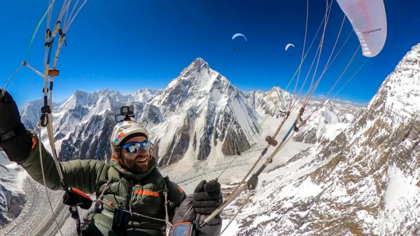 8407米！Antoine再創滑翔傘世界紀錄 無氧飛越布洛阿特峰