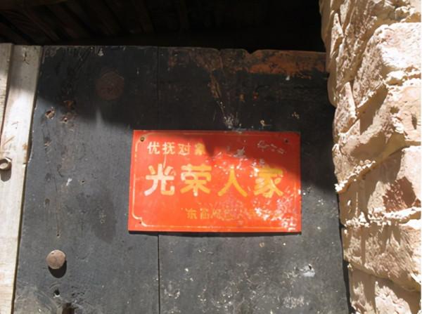 李白被害後陳毅震怒，男女兩真兇隱藏極深，偵查員抽絲剝繭立大功